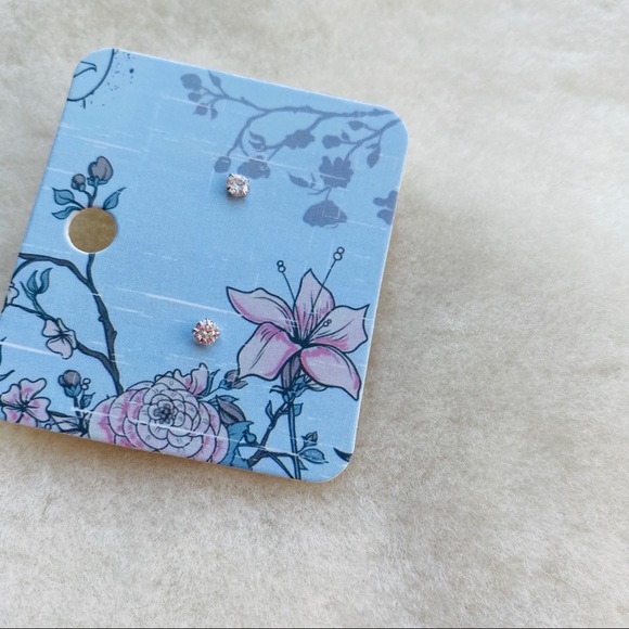 | .925 Silver Cz Dainty Studs 3mm| (one pair) - Picture 7 of 8